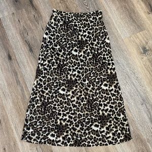 Know one cares leopard skirt M